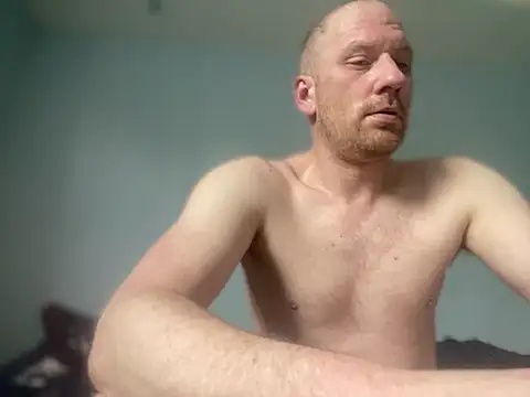 Krzysiekg123 online show from 02-27-25, 08:06