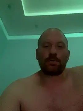 Krzysiekg123 online show from 10-13-25, 05:13