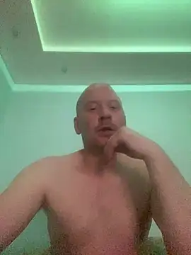 Snapshot of Krzysiekg123 chatting on 02-08-26, 08:23 Krzysiekg123 online show from 02-08-26, 08:23