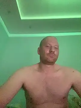 Snapshot of Krzysiekg123 chatting on 02-13-26, 09:11 Krzysiekg123 online show from 02-13-26, 09:11