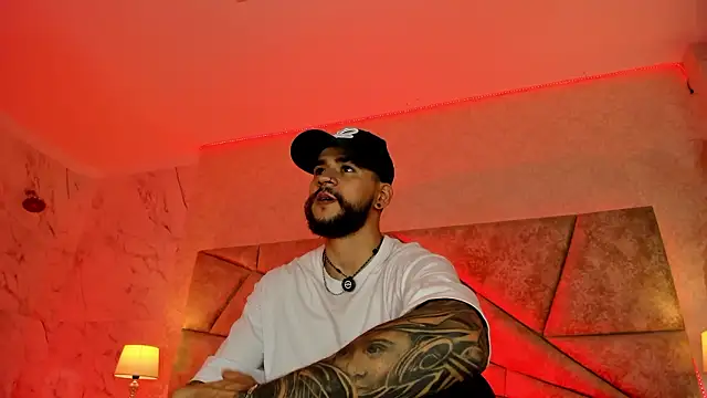 Snapshot of DickGriffith_ chatting on 02-10-26, 12:48 DickGriffith online show from 02-10-26, 12:48