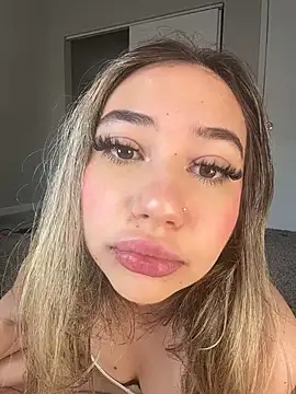 Snapshot of angelicasn0w chatting on 02-20-26, 02:39 angelicasn0w online show from 02-20-26, 02:39