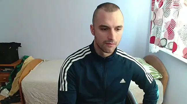 Snapshot of OskarBreno chatting on 02-11-25, 02:24 OskarBreno online show from 02-11-25, 02:24