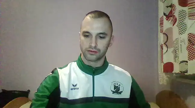 Snapshot of OskarBreno chatting on 02-11-25, 09:35 OskarBreno online show from 02-11-25, 09:35