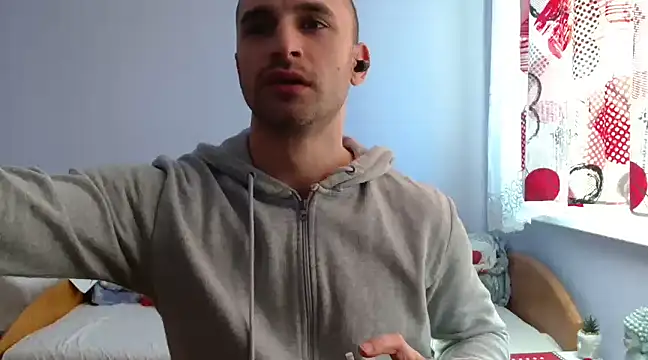 Snapshot of OskarBreno chatting on 02-18-25, 02:49 OskarBreno online show from 02-18-25, 02:49