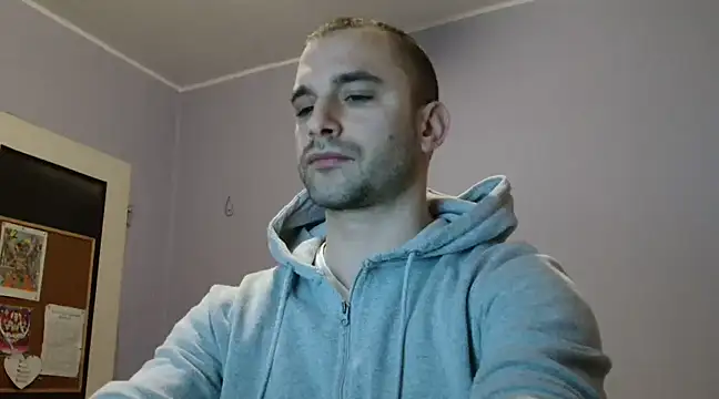 Snapshot of OskarBreno chatting on 02-19-25, 02:55 OskarBreno online show from 02-19-25, 02:55