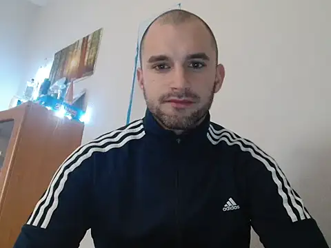 Snapshot of OskarBreno chatting on 04-15-26, 08:31 OskarBreno online show from 04-15-26, 08:31