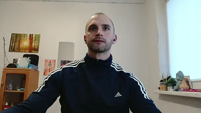 OskarBreno online show from 04-29-26, 06:03