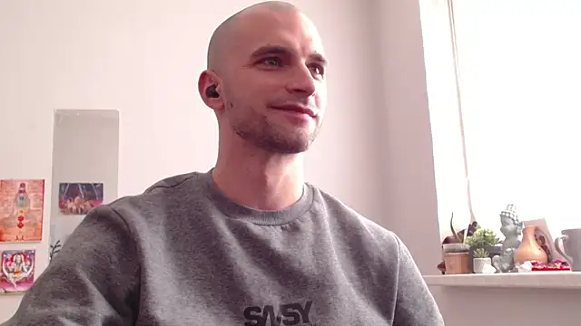 OskarBreno online show from 04-30-26, 04:13