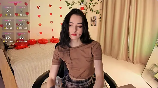 Snapshot of Bella__Faith chatting on 02-17-25, 05:14 Bella Faith online show from 02-17-25, 05:14