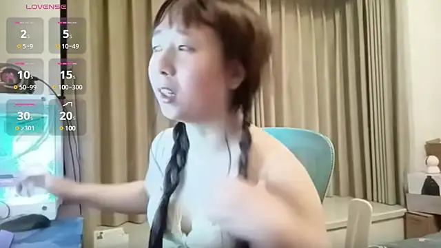 Snapshot of chenyunan chatting on 02-20-25, 03:41 chenyunan online show from 02-20-25, 03:41