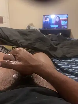 Snapshot of bigdbandit954 chatting on 12-17-25, 01:33 bigdbandit954 online show from 12-17-25, 01:33