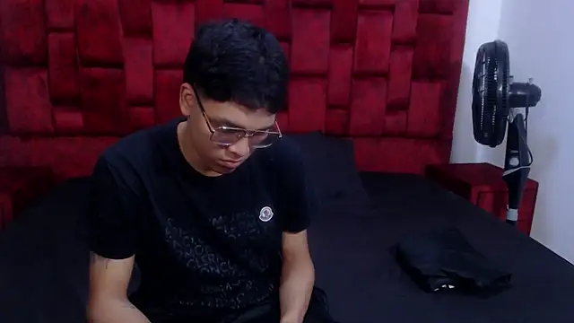 Snapshot of David_Gil19 chatting on 01-11-26, 05:34 David Gil19 online show from 01-11-26, 05:34