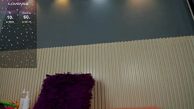 Aida-nicolle online show from 02-18-25, 10:16