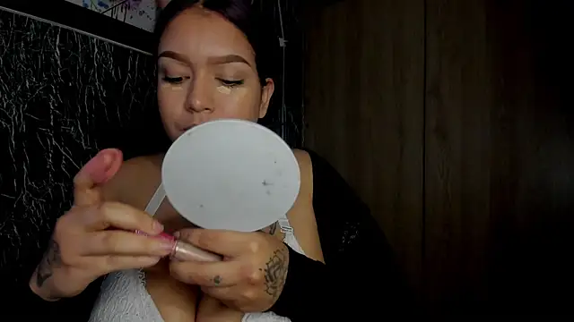 Bellota Girl online show from 10-18-25, 12:02