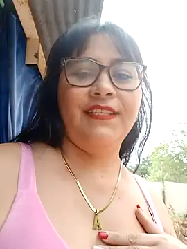 Snapshot of promiscuous-indecent-momm chatting on 02-12-25, 01:48 promiscuous-indecent-momm online show from 02-12-25, 01:48