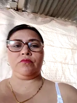 Snapshot of promiscuous-indecent-momm chatting on 02-14-25, 01:40 promiscuous-indecent-momm online show from 02-14-25, 01:40