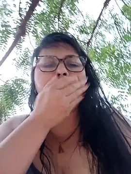 Snapshot of promiscuous-indecent-momm chatting on 02-16-25, 10:54 promiscuous-indecent-momm online show from 02-16-25, 10:54