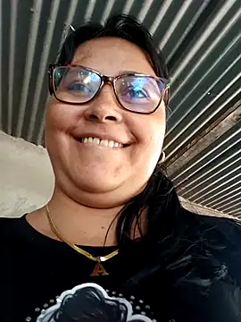 Snapshot of promiscuous-indecent-momm chatting on 02-18-25, 02:06 promiscuous-indecent-momm online show from 02-18-25, 02:06