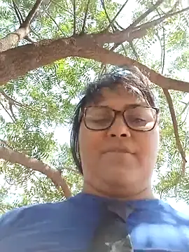 Snapshot of promiscuous-indecent-momm chatting on 02-19-25, 04:44 promiscuous-indecent-momm online show from 02-19-25, 04:44