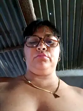 Snapshot of promiscuous-indecent-momm chatting on 02-24-25, 02:04 promiscuous-indecent-momm online show from 02-24-25, 02:04