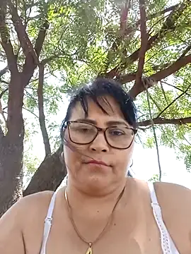 Snapshot of promiscuous-indecent-momm chatting on 02-24-25, 05:09 promiscuous-indecent-momm online show from 02-24-25, 05:09