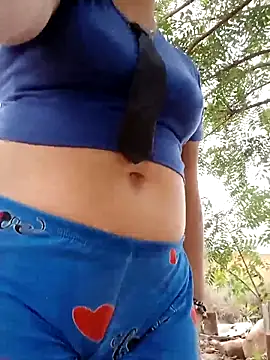 Snapshot of promiscuous-indecent-momm chatting on 03-05-25, 02:23 promiscuous-indecent-momm online show from 03-05-25, 02:23