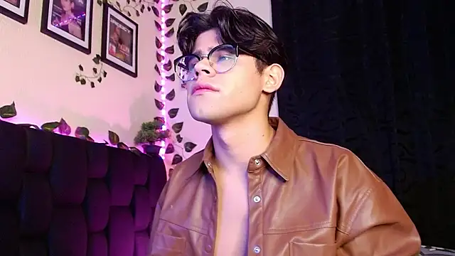 isaac-saenz online show from 02-19-25, 09:36