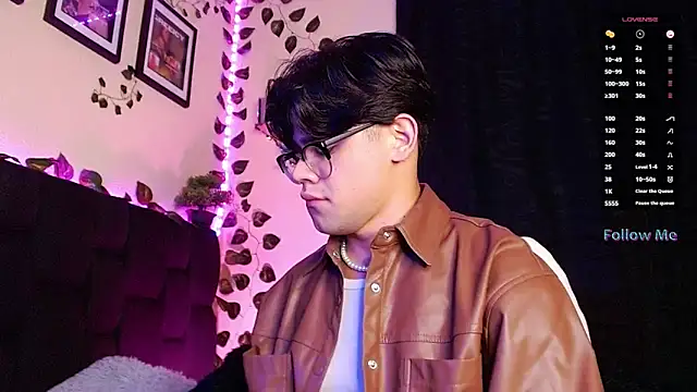 isaac-saenz online show from 02-28-25, 01:26