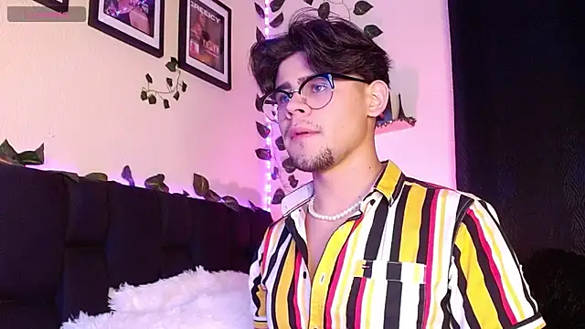 isaac-saenz online show from 03-22-25, 10:15