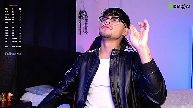 isaac-saenz online show from 10-14-25, 11:05