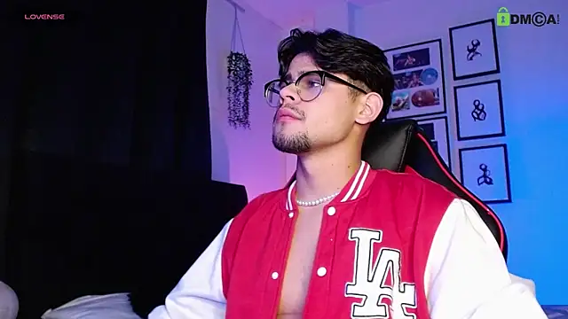 isaac-saenz online show from 12-13-25, 10:48