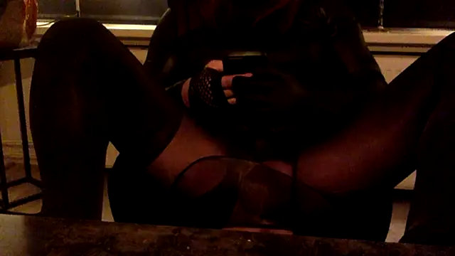 Snapshot of Bleueyez007 chatting on 05-17-26, 11:45 Bleueyez007 online show from 05-17-26, 11:45