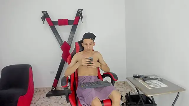 Isak Millan online show from 10-13-25, 11:27