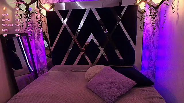 charlotte bluee online show from 09-24-25, 06:44