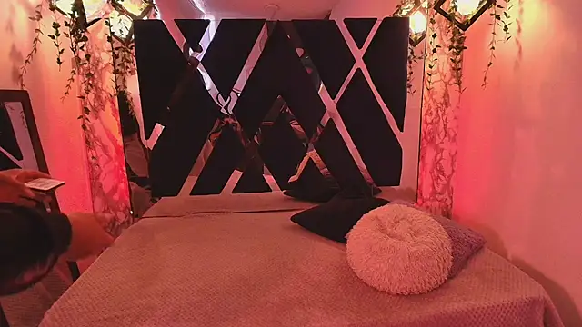 charlotte bluee online show from 10-01-25, 06:47