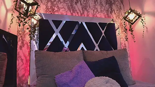 charlotte bluee online show from 10-27-25, 06:45