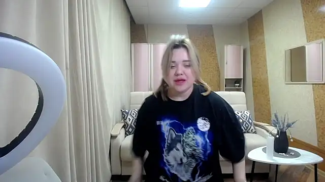 Snapshot of Finna_39 chatting on 02-14-25, 02:18 Finna 39 online show from 02-14-25, 02:18