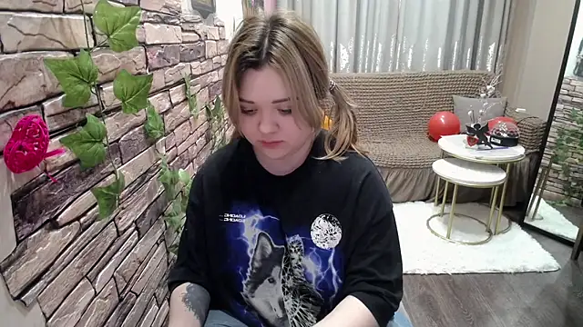 Snapshot of Finna_39 chatting on 02-14-25, 08:21 Finna 39 online show from 02-14-25, 08:21