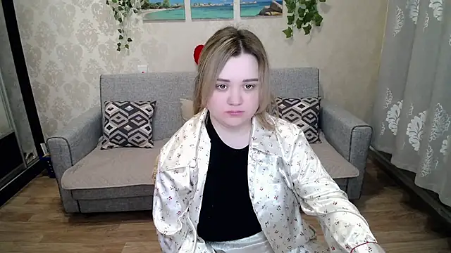 Snapshot of Finna_39 chatting on 03-07-25, 11:27 Finna 39 online show from 03-07-25, 11:27