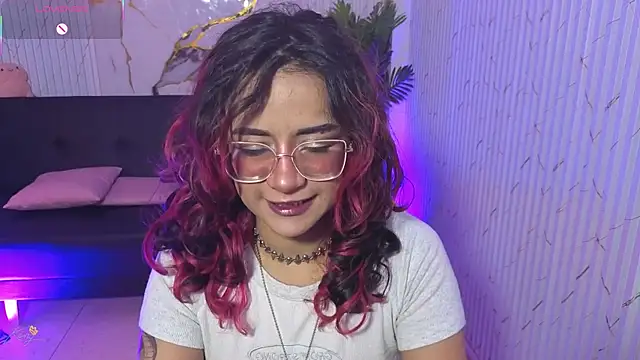 kristen tay online show from 04-19-26, 03:17