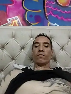 Snapshot of Aruka2013 chatting on 02-18-25, 12:04 Aruka2013 online show from 02-18-25, 12:04