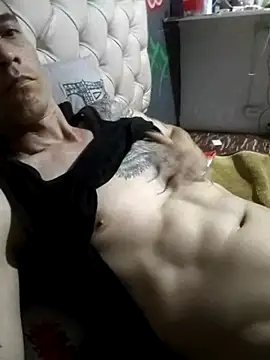 Snapshot of Aruka2013 chatting on 02-18-25, 06:15 Aruka2013 online show from 02-18-25, 06:15