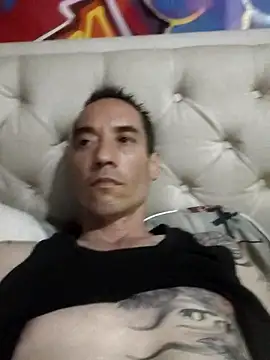 Snapshot of Aruka2013 chatting on 02-19-25, 04:55 Aruka2013 online show from 02-19-25, 04:55