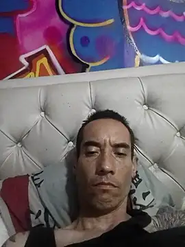 Snapshot of Aruka2013 chatting on 02-19-25, 10:20 Aruka2013 online show from 02-19-25, 10:20