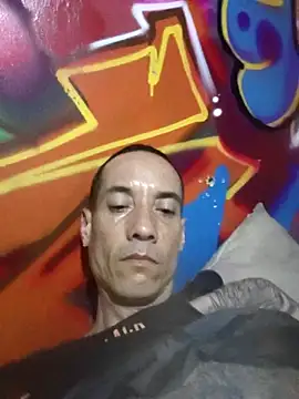 Snapshot of Aruka2013 chatting on 10-05-25, 08:12 Aruka2013 online show from 10-05-25, 08:12