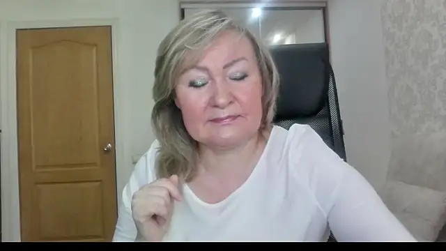 Snapshot of Victoria_secrets_ chatting on 07-27-26, 05:14 Victoria secrets online show from 07-27-26, 05:14