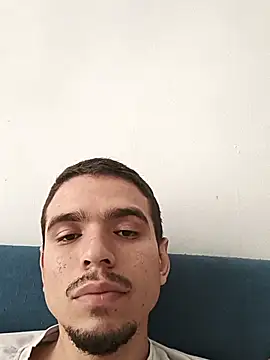 Snapshot of xXDavisXx chatting on 02-12-25, 12:44 xXDavisXx online show from 02-12-25, 12:44