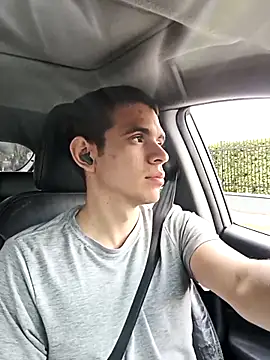 Snapshot of xXDavisXx chatting on 10-21-25, 02:40 xXDavisXx online show from 10-21-25, 02:40