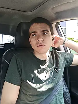 Snapshot of xXDavisXx chatting on 10-24-25, 02:02 xXDavisXx online show from 10-24-25, 02:02